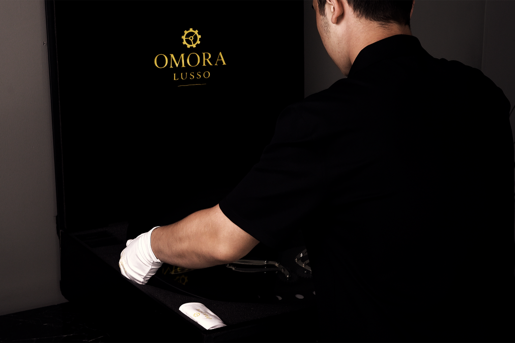 OMORA MUVAQQIT — Noir Silver Edition